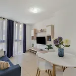 Estrella Apartment *